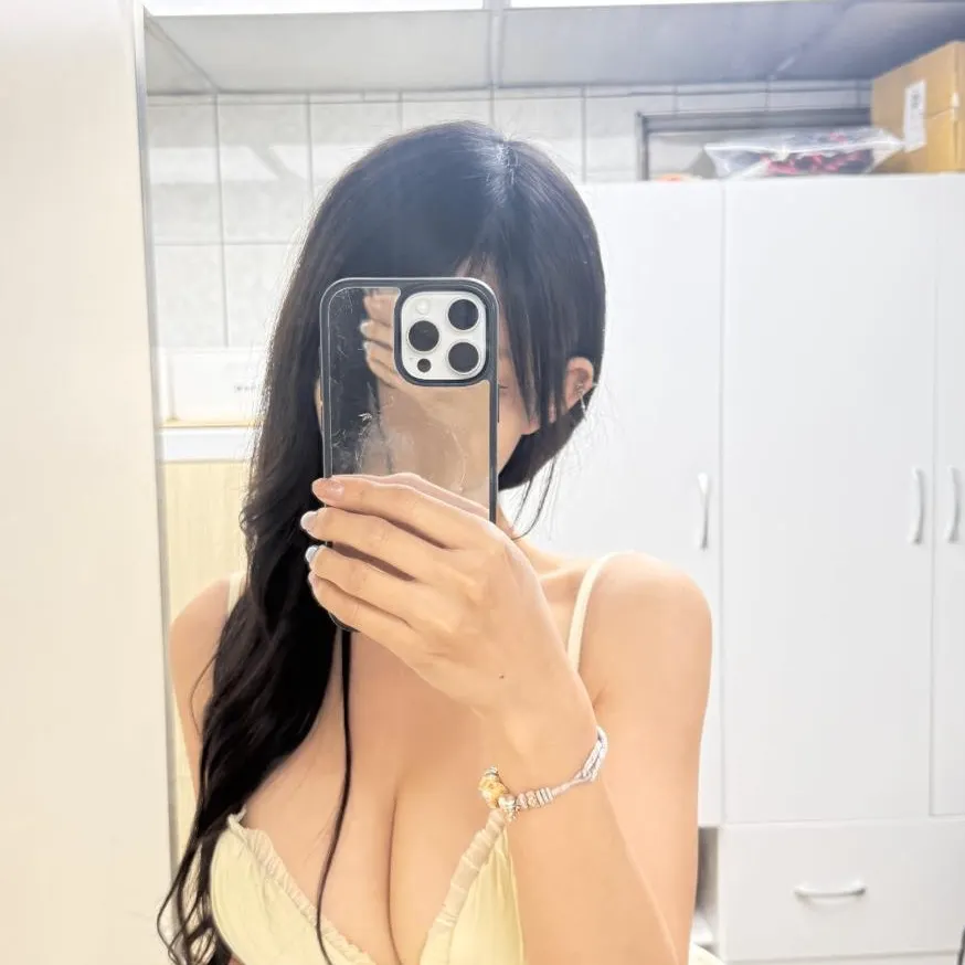 洛